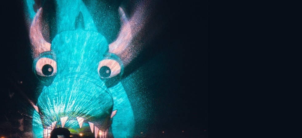 Tra spettacoli, laser e proiezioni 3D, grande successo e partecipazione per scoprire Molvius, il mostro del lago di Molveno